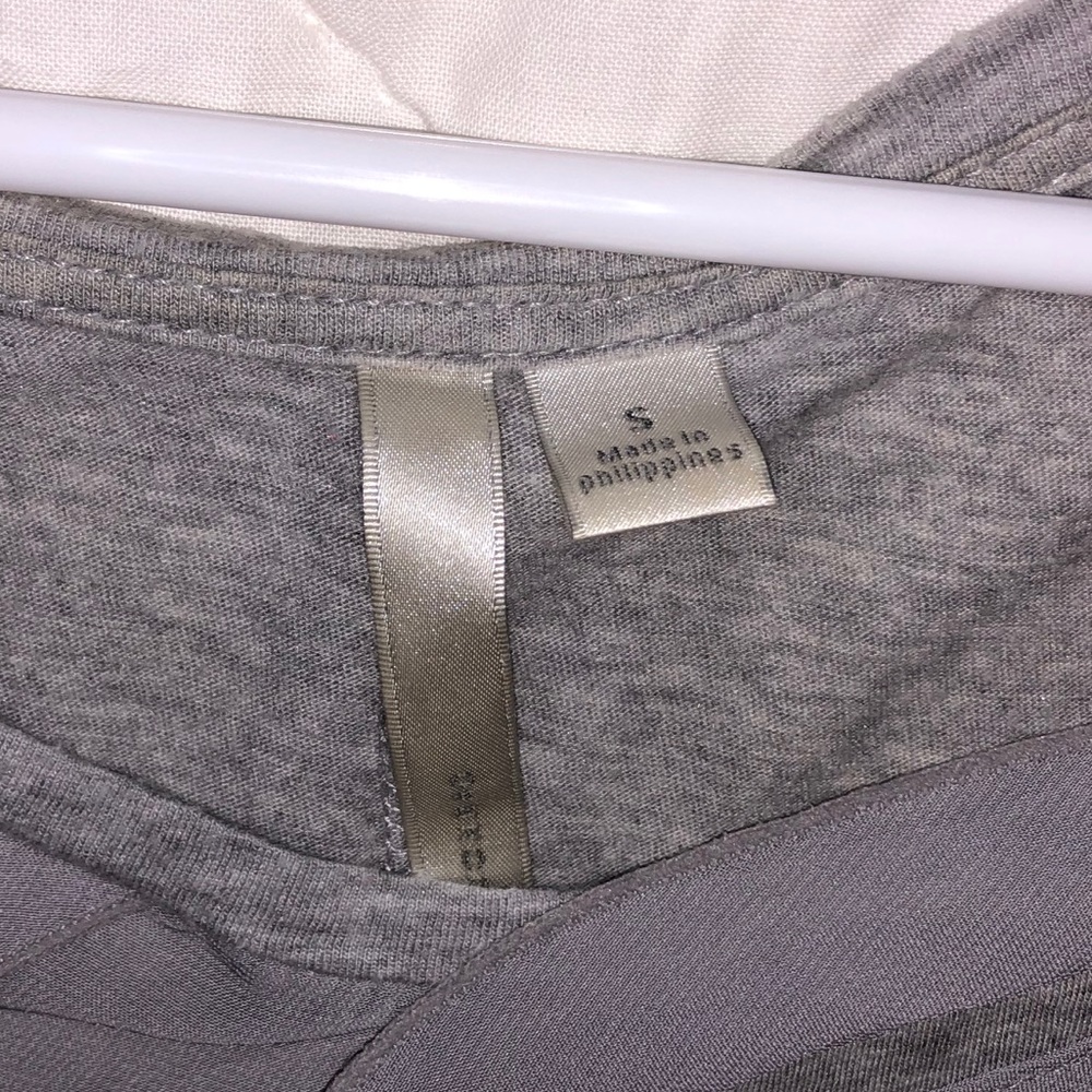 gray tee - Picture 4 of 4